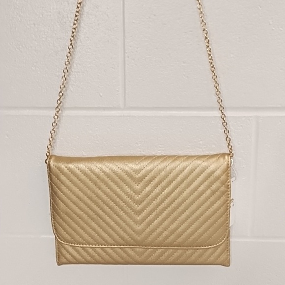 C Handbags - NWT MattGold Clutch Crossbody Bag Removable Chain Quilted Faux Leather Magnetic